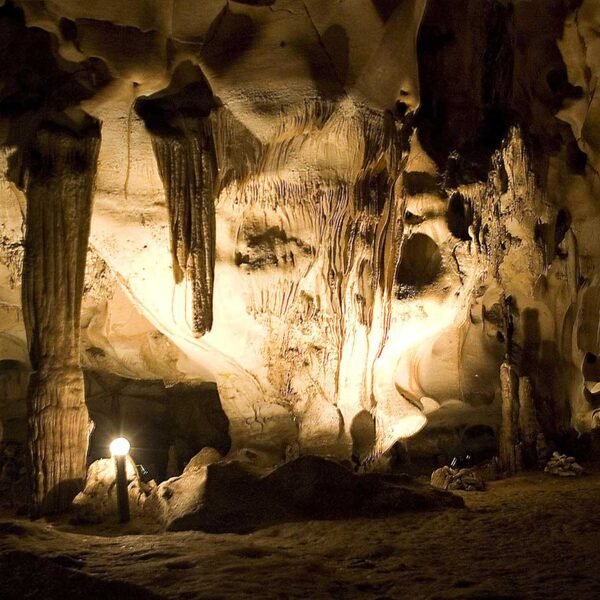 Cueva Orlova Chuka