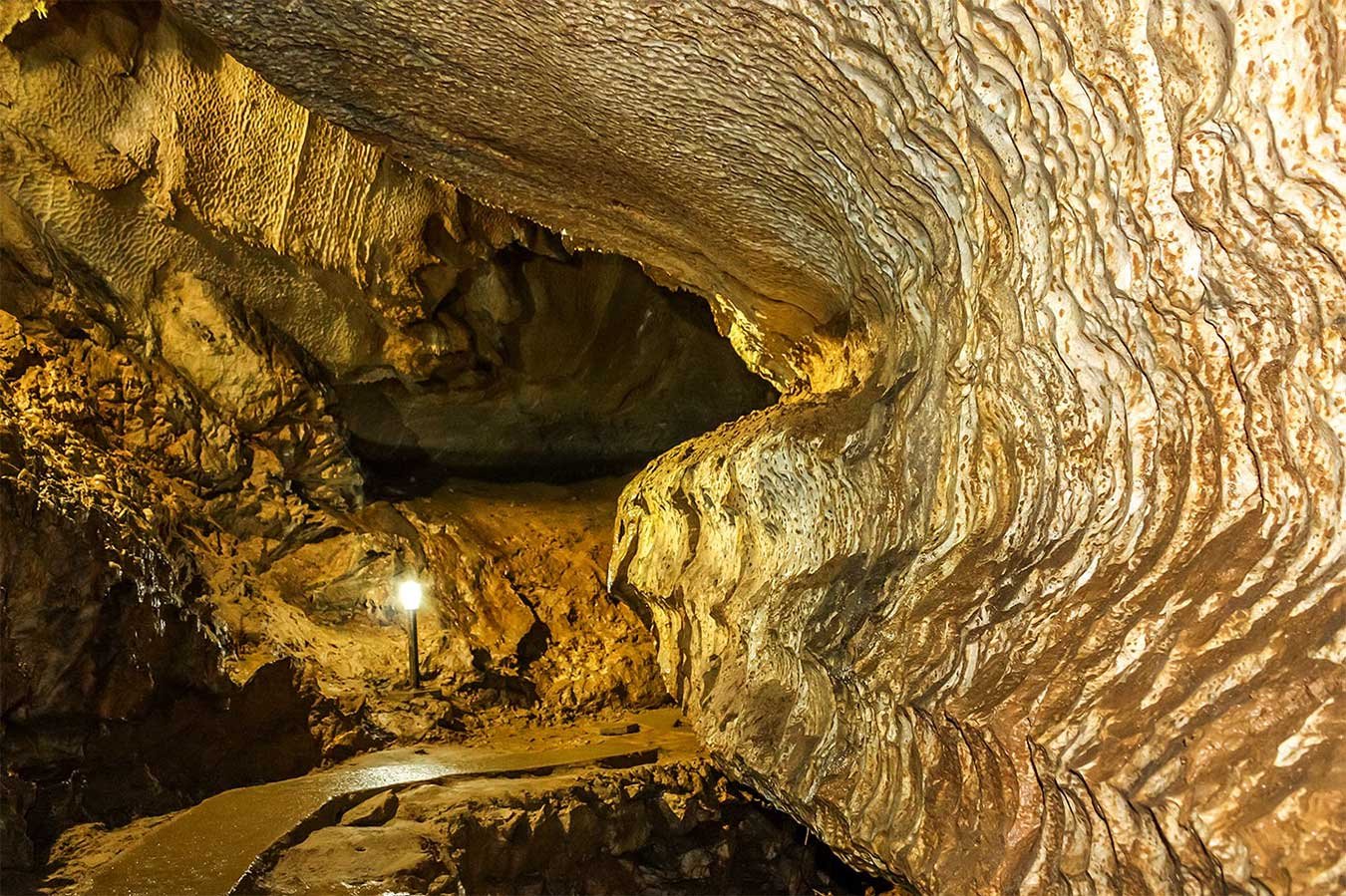 Cueva La garganta del diablo