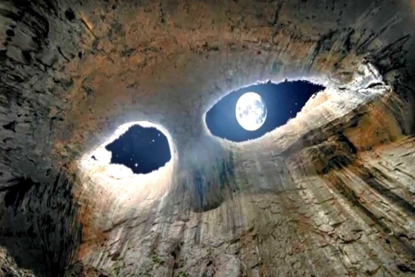 Cueva "Los ojos de dios"